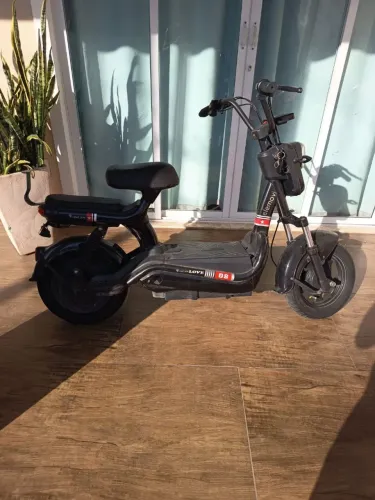 Veículo Scooter autopropelido