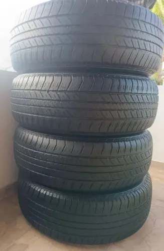 Pneu 265/60 aro 18 Bridgestone Dueller camionete