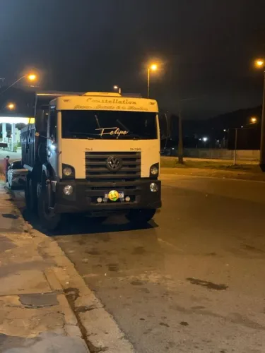 Caminhão basculante
