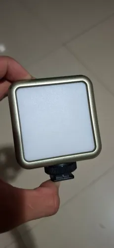Luz de led VL49 RGB(SEMI-NOVA)