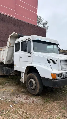 Caminhão Basculante 2635
