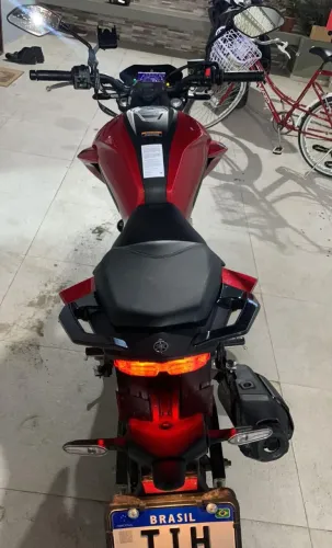 FZ25 Vermelha 2026