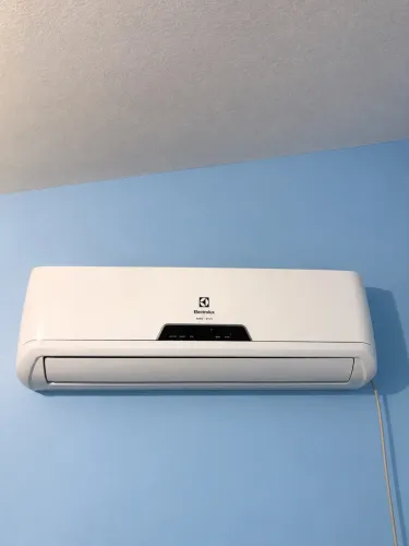 AR CONDICIONADO ELETROLUX 9000 BTUS