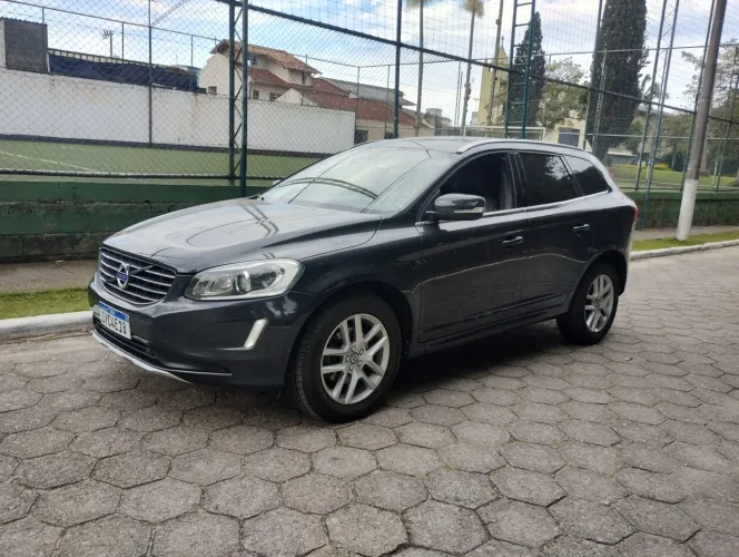 Volvo XC 60 D-5 Momentum 2.4 AWD Diesel 5P 2017