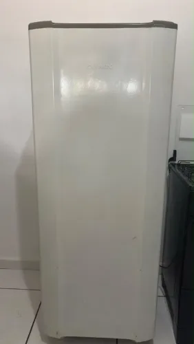 Geladeira Esmaltec 