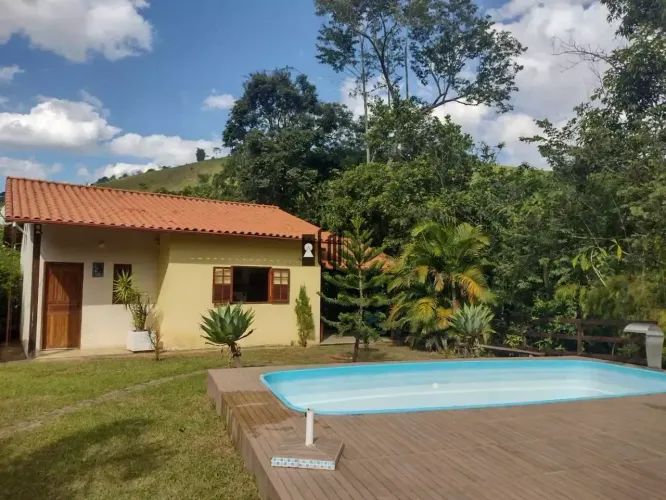 Imóvel para venda possui 1700 metros quadrados com 2 quartos em Borboleta - Juiz de Fora -
