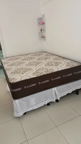 Vendo cama box queen!