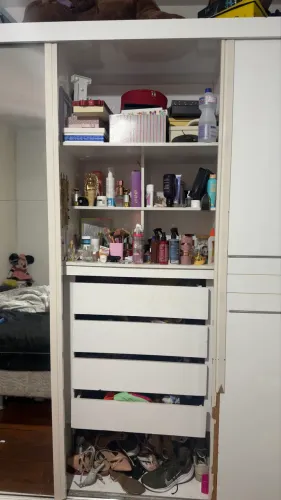 Guarda roupa porta de correr
