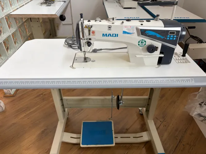 Máquina de costura reta - Q2 Maqi - 220v
