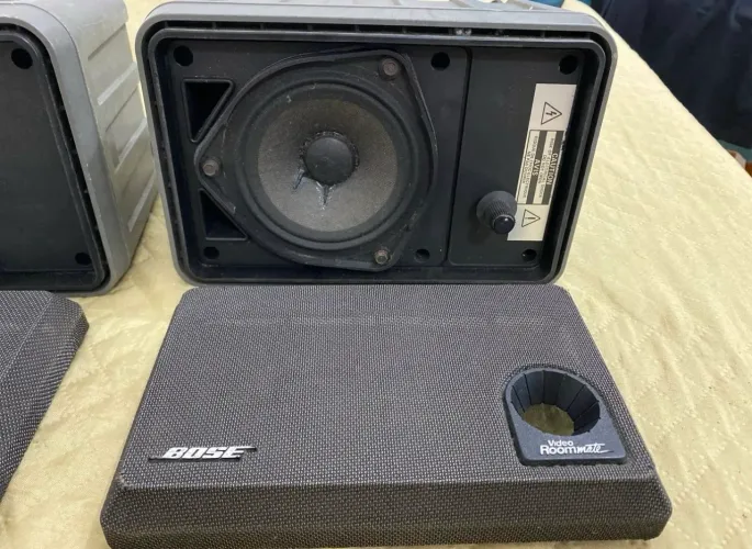 Par de Caixas Amplificadas Vintage Bose Video Roommate (1985)
