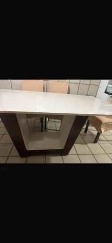 Mesa com 6 cadeiras