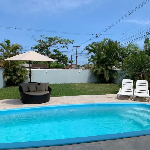 Casa em Matinhos com Piscina e Ar condicionado para 10 pessoas - Réveillon Indisponível