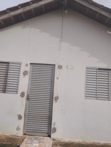 Alugo uma casa no residencial tia Ana