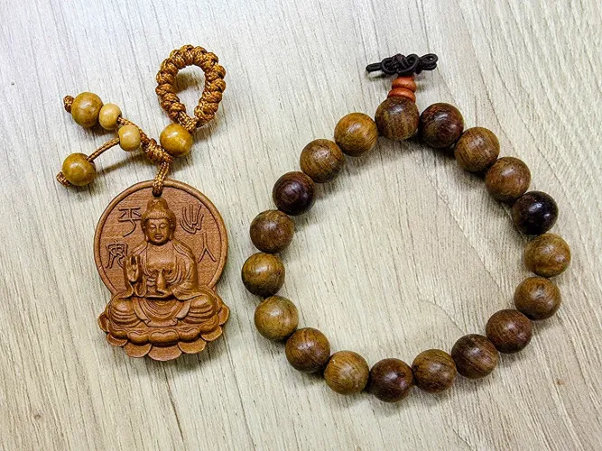 Objetos para prática de meditação budista.