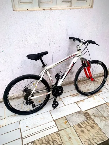 Bicicleta elite Totem