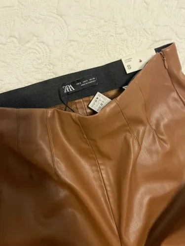 Calça couro Zara