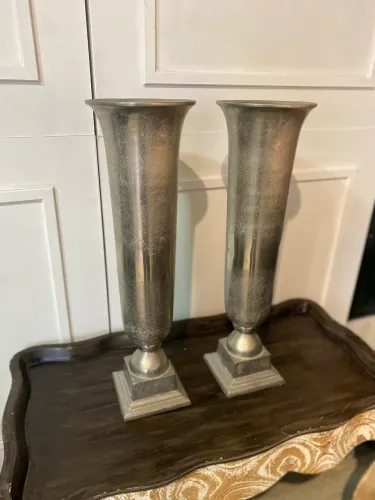 Vasos ânforas de alumínio 