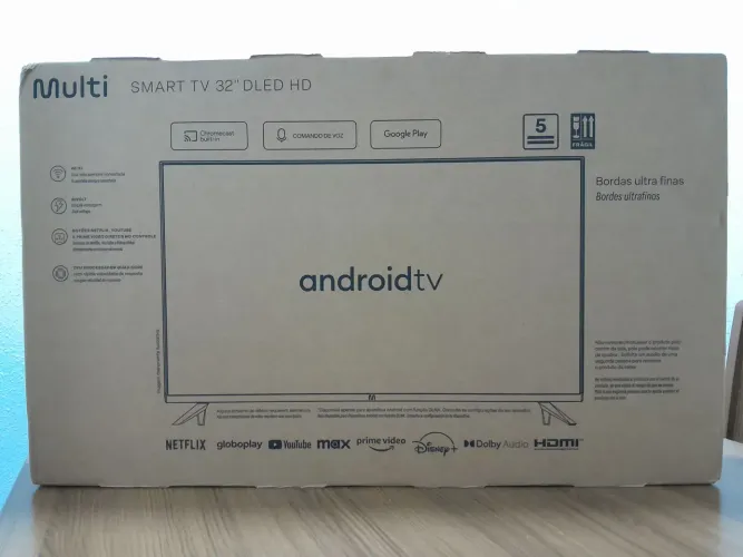 TV Smart nova, na caixa.