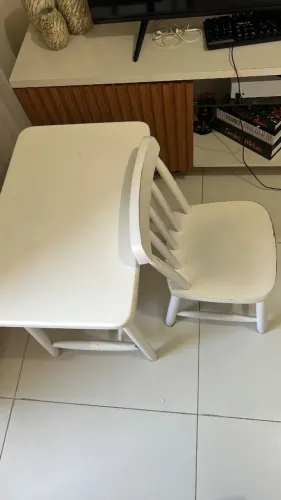 Mesa e cadeira infantil