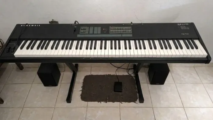V/T Piano Digital Kurzweil SP88X + Hard Case + Suporte