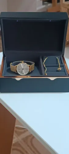 Relógio + pulseira novos folheados a ouro