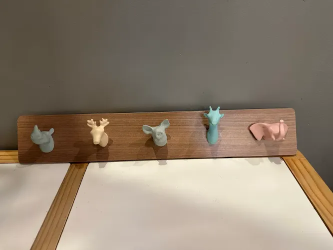 Cabideiro cabeça de bichos 