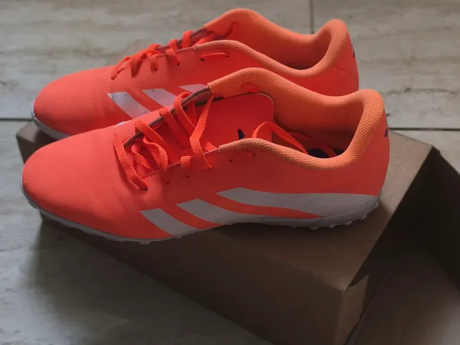 Chuteira society ADIDAS