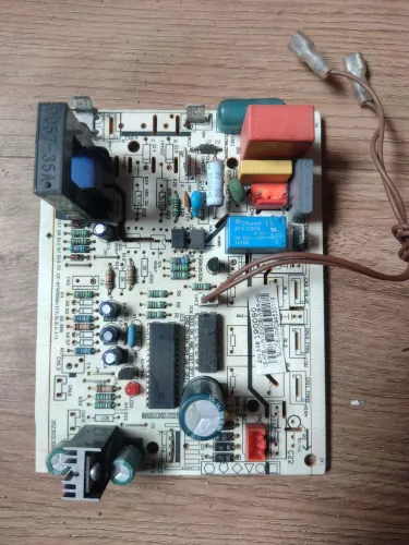 PLACA CONDENSADORA MIDEA 30K 201338190080 CE-KF90W/N1-310(C9)