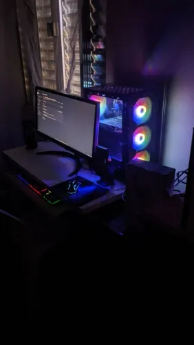 Pc gamer, troco por motinha elétrica