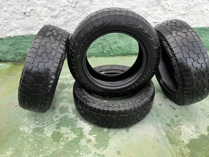 Pneus 225/65 R 17 pirelli