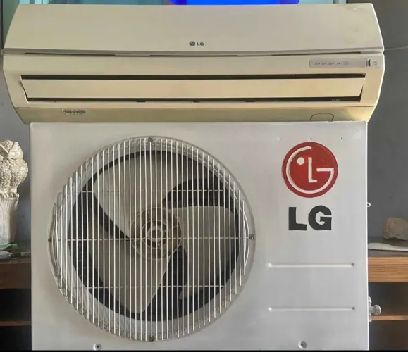 Ar condicionado 12.000 btus convencional 220vts  entrego istalado 