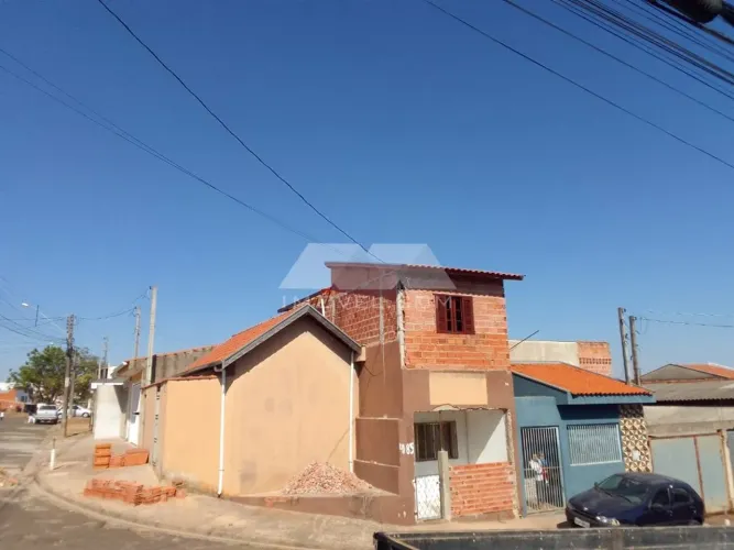 TERRENO COM QUATRO KITNETS ,LOCALIZADA NO JARDIM NOVO 2