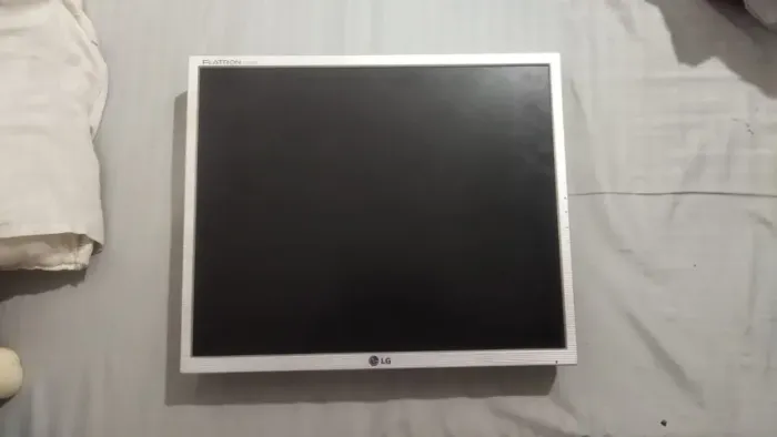 Monitor LG FlatRon Quadrado 17 Polegadas