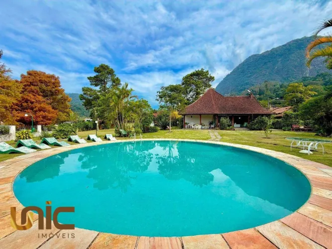 Casa com 4 dormitórios à venda, 153 m² por R$ 4.900.000,00 - Comary - Teresópolis/RJ