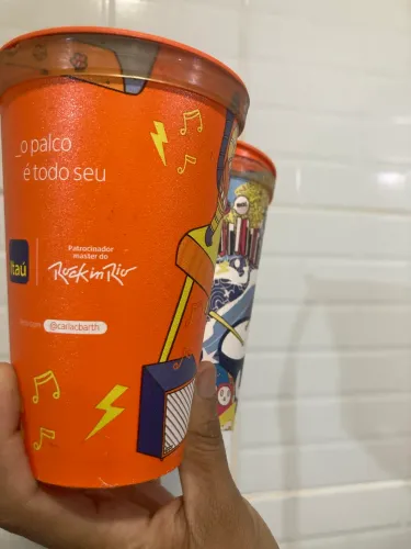 2 Copos Oficiais Rock in Rio com Cordão