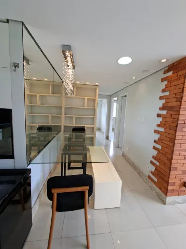 APTO SEMI MOBILIADO E REFORMADO