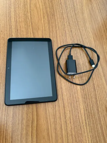 TABLET - Amazon Fire HD 8 (32GB / 2GB RAM)
