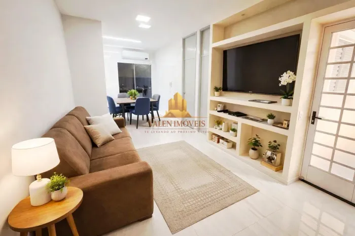 Casa de Condomínio em Jardim Marcondes - Jacareí