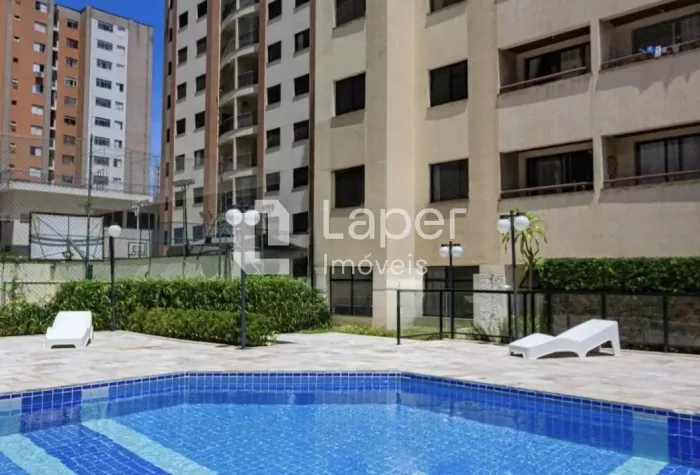 Apartamento com 72 m² e 3 dormitórios à venda no bairro Pompéia.