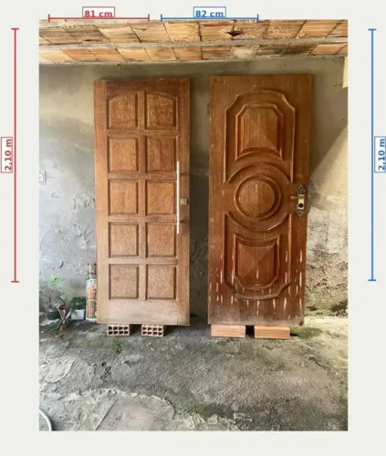 Portas e Folha de Janelas de Madeira