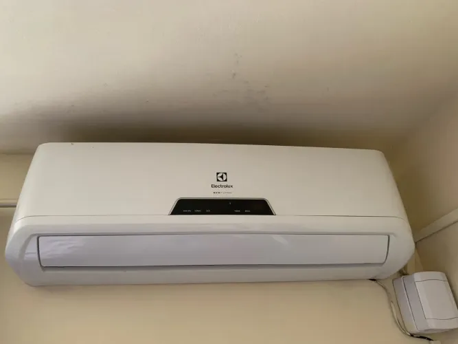 Vendo Ar condicionado Eletrolux 9000 BTU. Favor ler a descrição