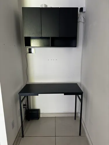 Escrivaninha e Armário de Escritório