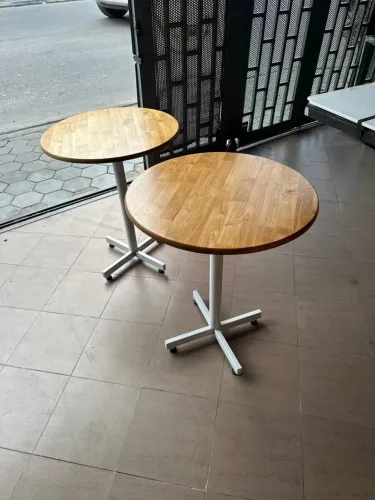 Mesa estilo industrial para restaurantes