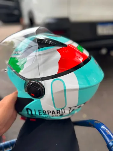 Capacete