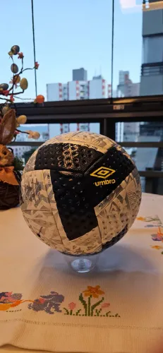 Bola Oficial Umbro Neo Laminar Pro - Selo FIFA QUALITY PRO - NOVA