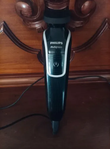 Aparador de Pêlos Philco Recarregável (não possui os pentes). BH/MG