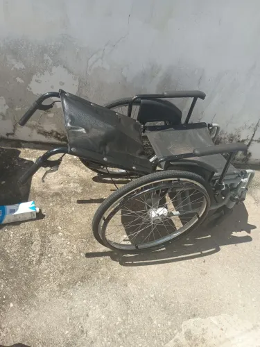 Cadeira de rodas reclinável