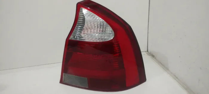 LANTERNA TRASEIRA CORSA MONTANA SEDAN DIREITO 2003/2012 USADO ORIGINAL