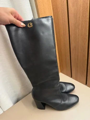 Bota feminina preta cano longo Carmen Steffens