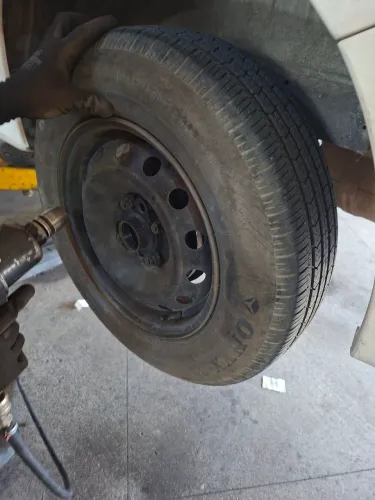 Pneu aro 14 bem conservado